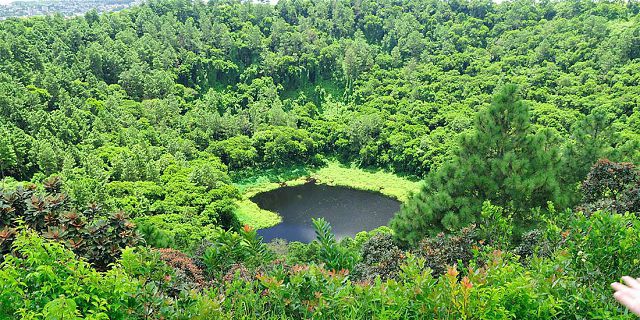 4-trou-aux-cerfs-mauritius-crater (2).jpg