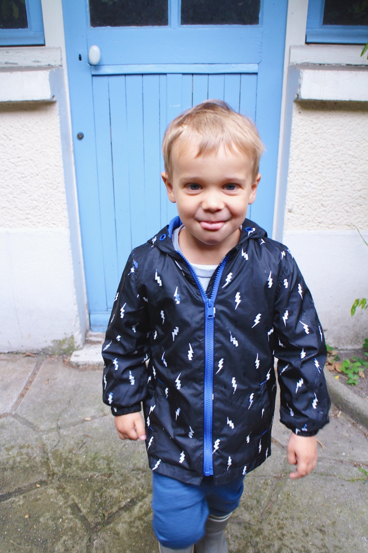 Le blouson kiabi qui prend des couleurs quand vient la pluie